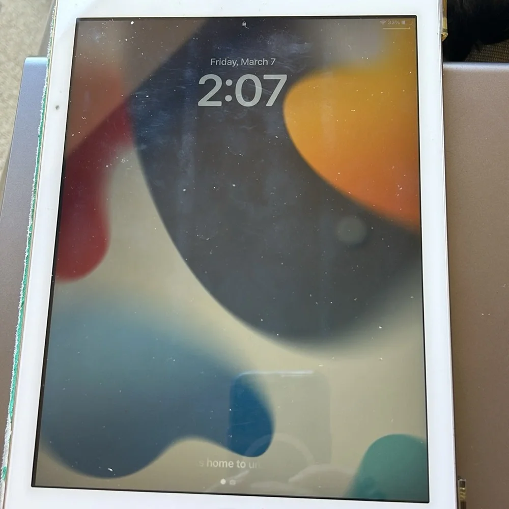 iPad 5th Generation 32gb - Excellent Condition